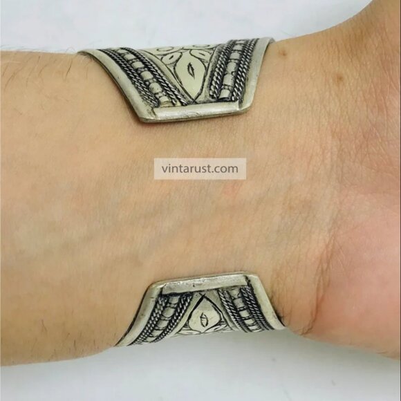 Single Red Coral Bracelets, Gemstone Bracelets, Vintage Handmade Adjustable - Picture 15 of 15